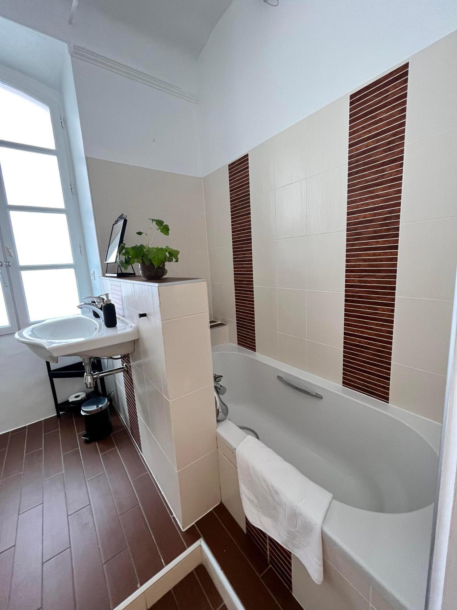 La Tour De Pezene Bed and Breakfast Anduze Kamer foto